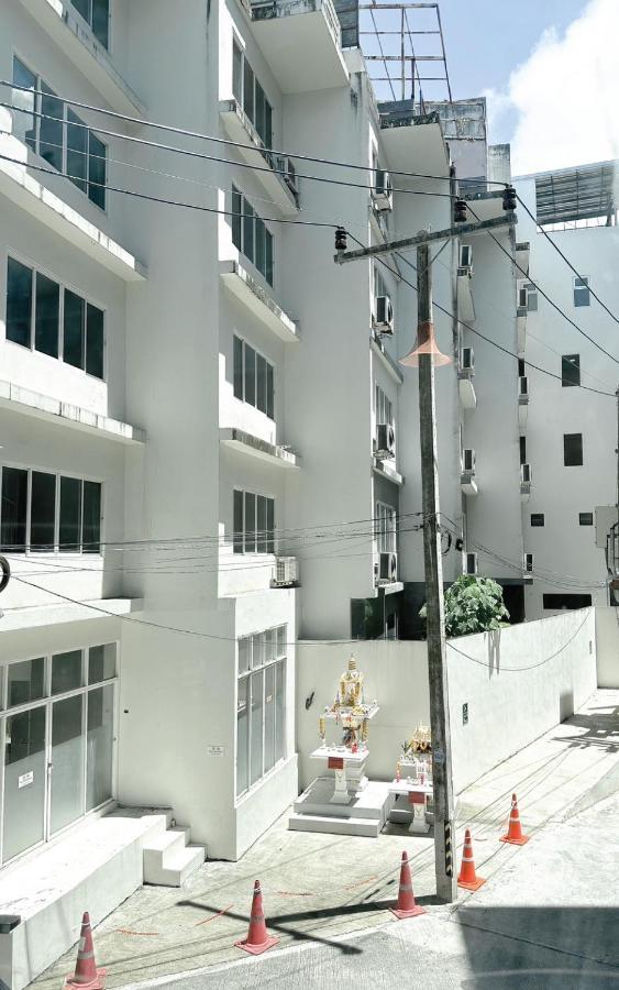 Baobab Hotell Patong Exteriör bild